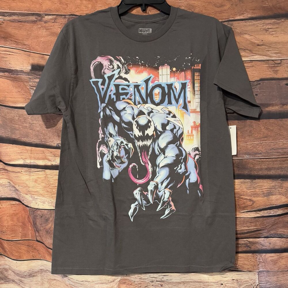 Marvel Venom City Aflame Men's Graphic Tee Charcoal Gray Comic Book T-Shirt M